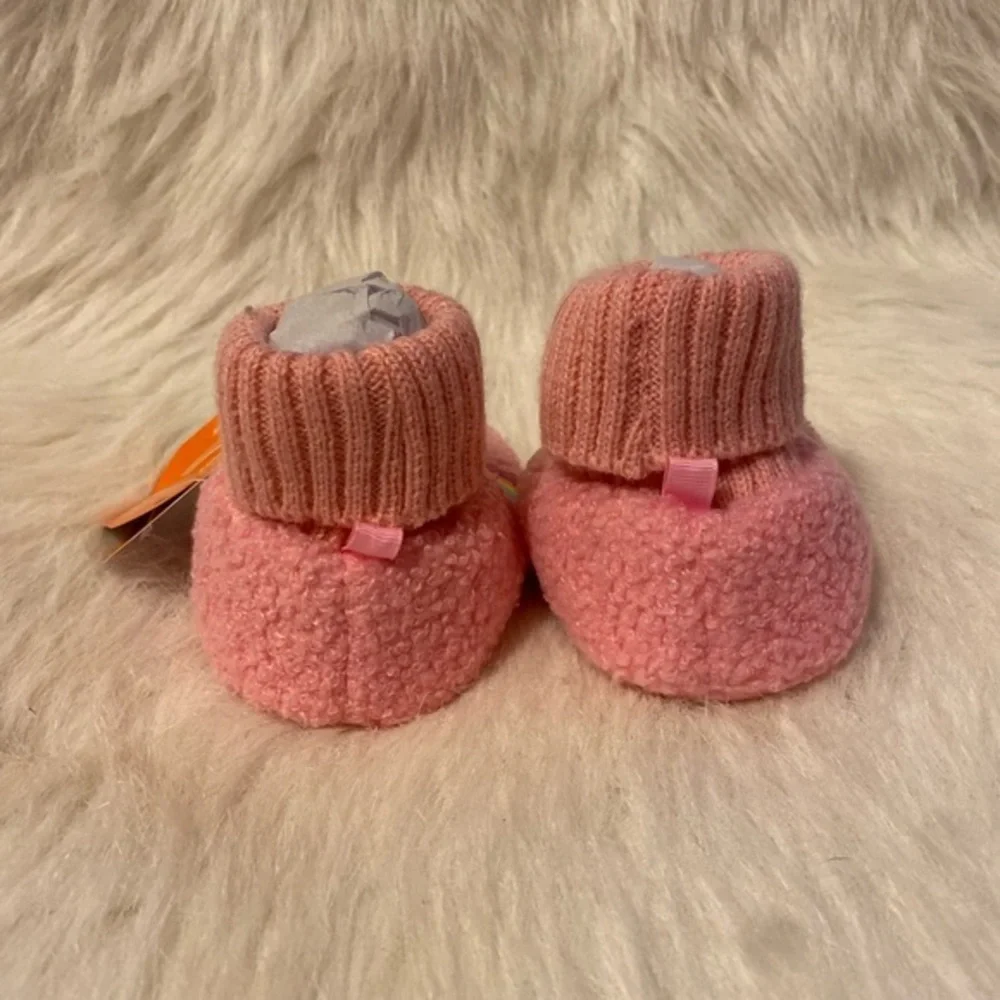 Wonder Nation Slippers Girls Size‎ 5 Pink Fuzzy Rainbow Bootie Shoes